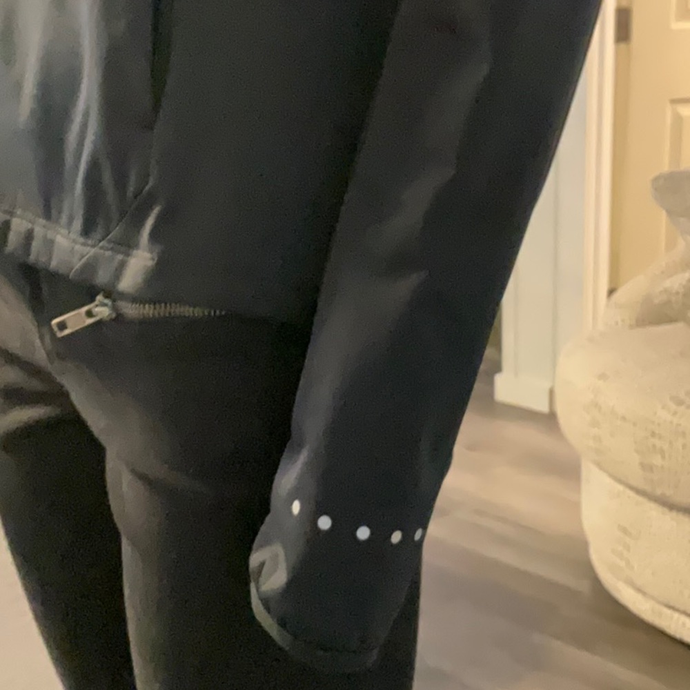 Nike Shield Jacket - Picture 4 of 9